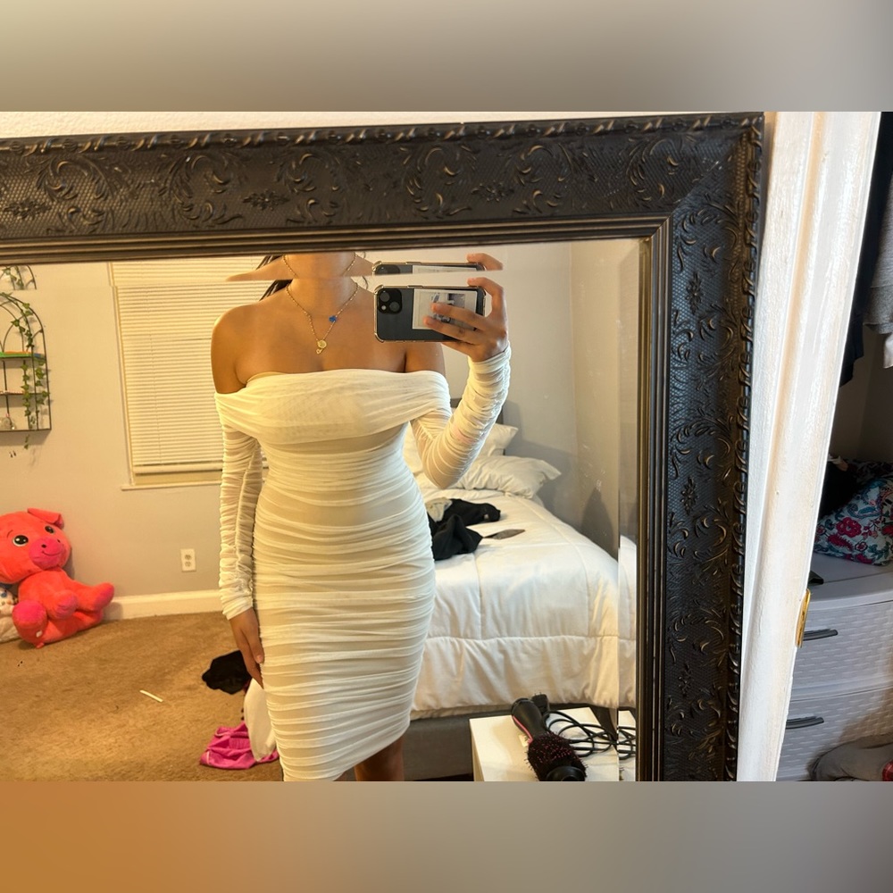 White strapless beautiful dress